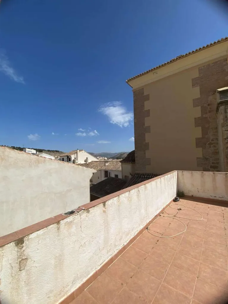 Terrass - House for Renovation with Terrace in Vélez-Blanco