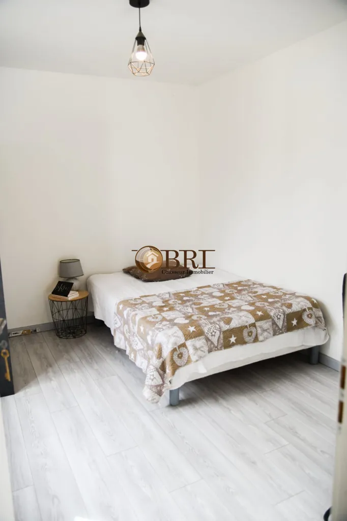 Chambres - Duplex Rénové avec Balcon à Voiron