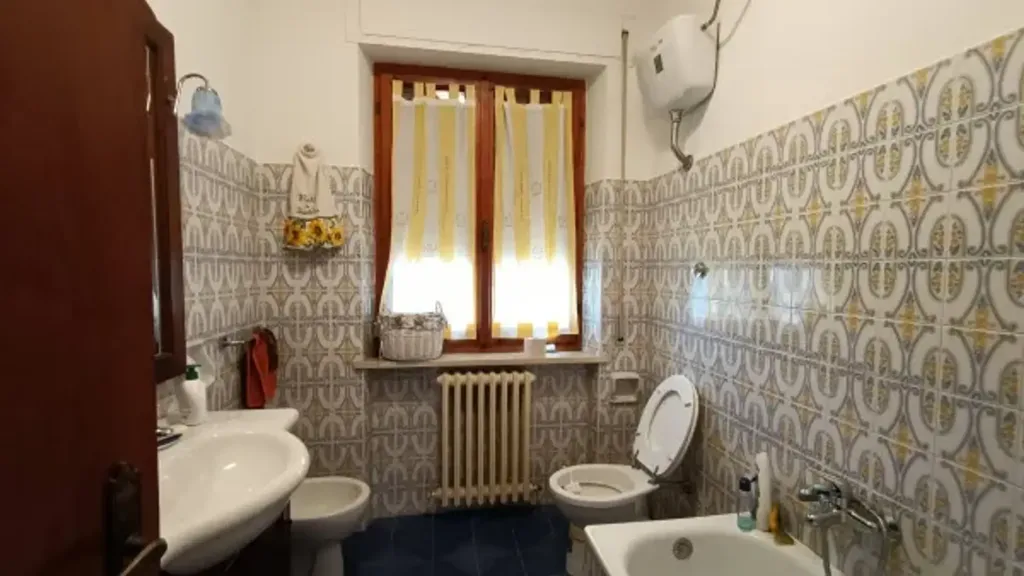Salles de bain - Panoramic Villa with Olive Trees in Macerata