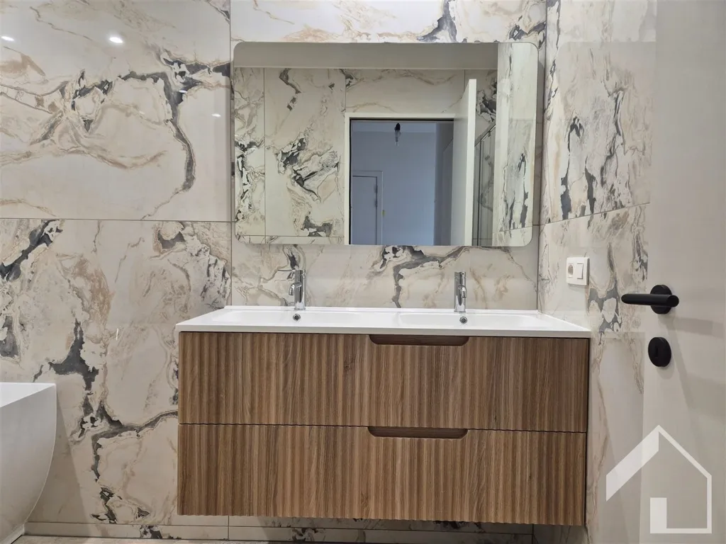 Salles de bain - Appartement Neuf avec Terrasse et Ascenseur à Deurne