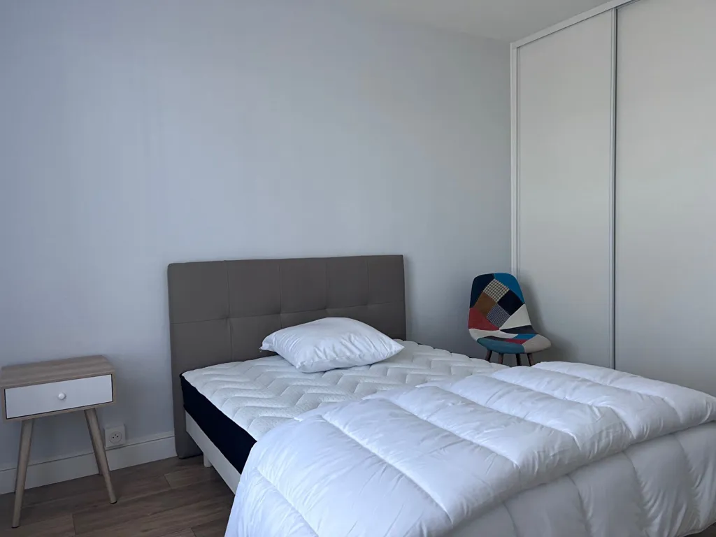 Bedrooms - Renovated Meublé Flat in Saint-Nazaire