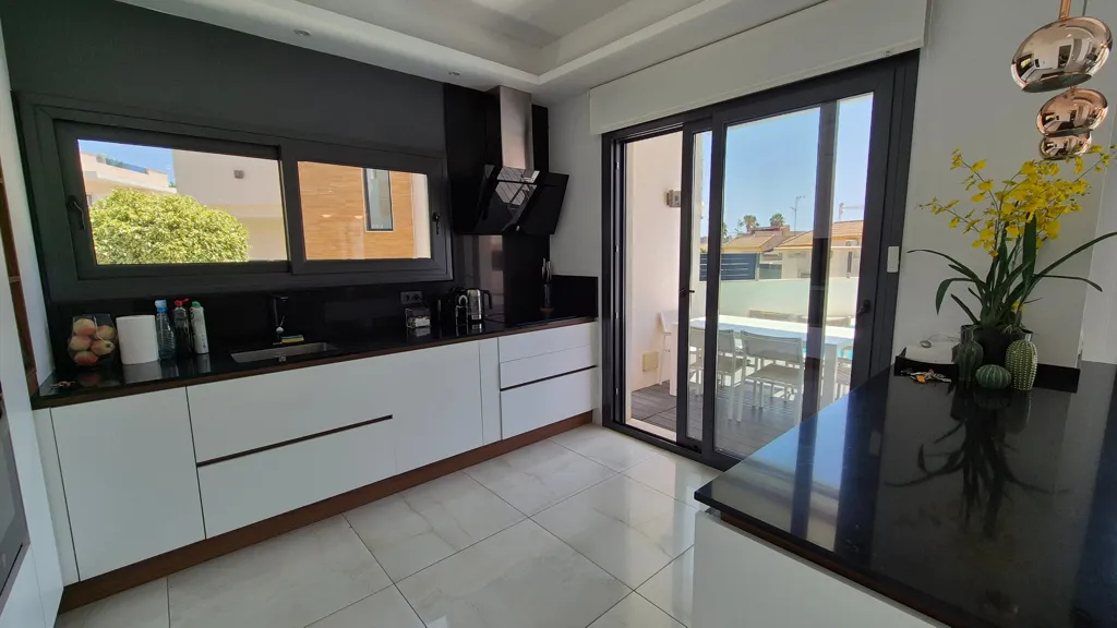 Köök - Luxury Villa with Pool in Torrevieja