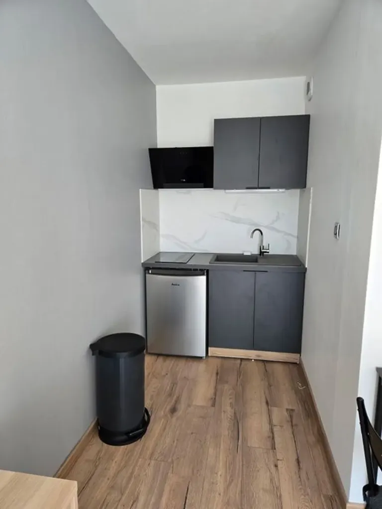 Cuisine - Studio Meublé avec Balcon à Avignon