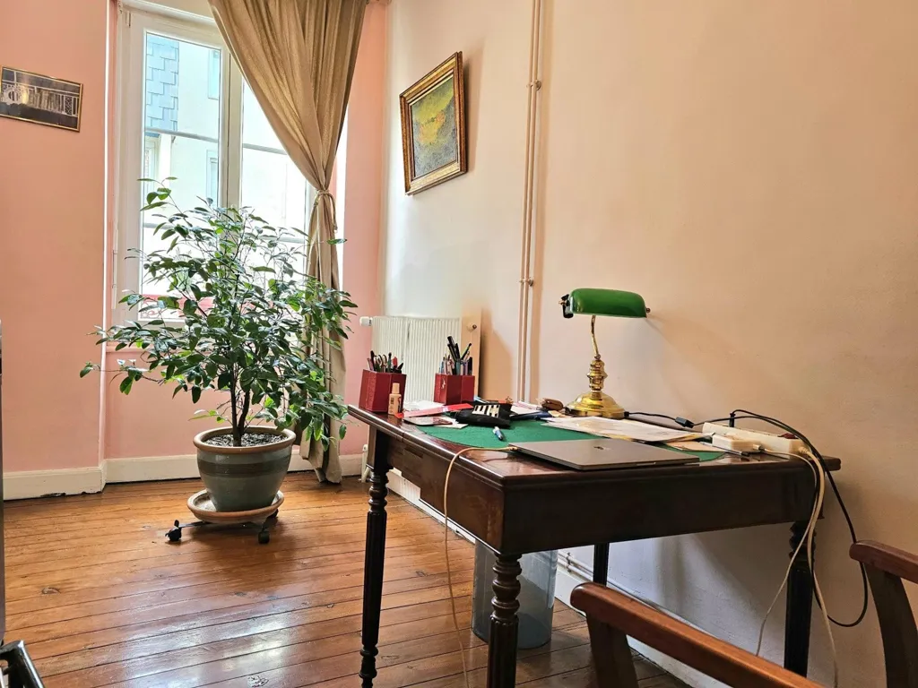 Bureau - Maison en Hyper-Centre avec Garage Double à Clovis