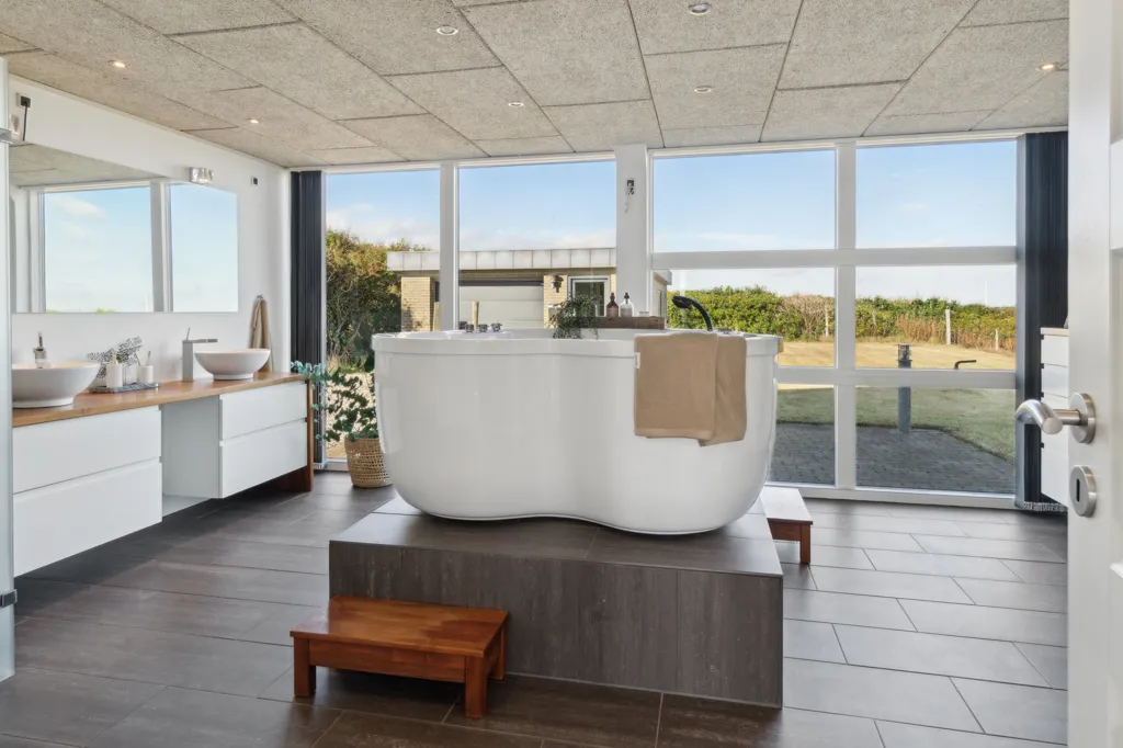 Salles de bain - Modern Villa with Water Views in Oddesund
