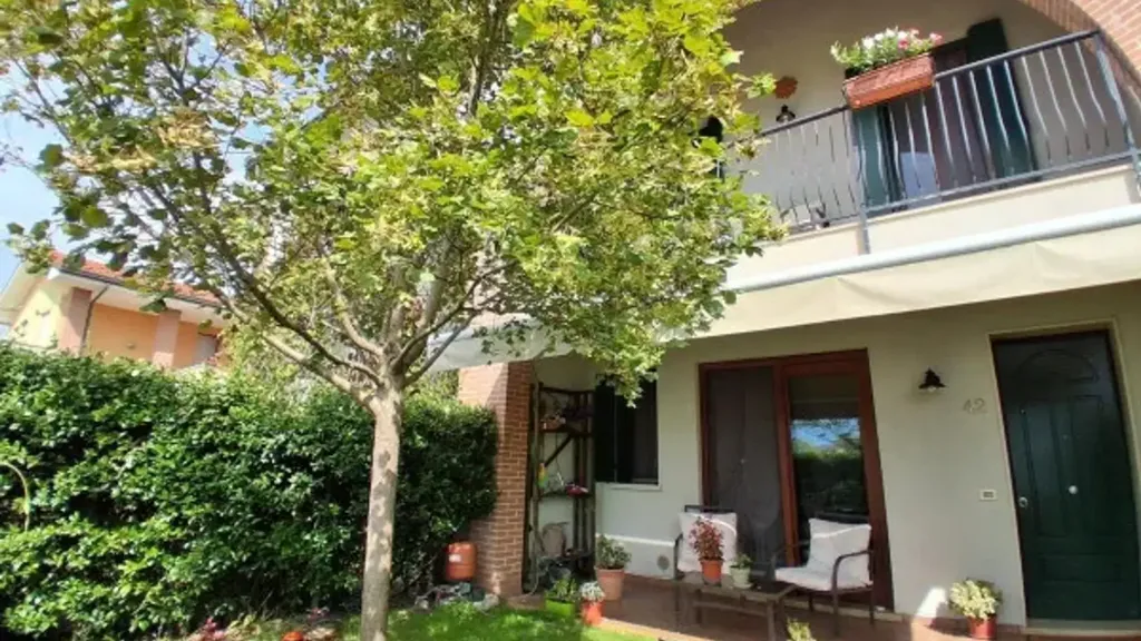 Aed - Contemporary Semi-detached Villa in Rosolina
