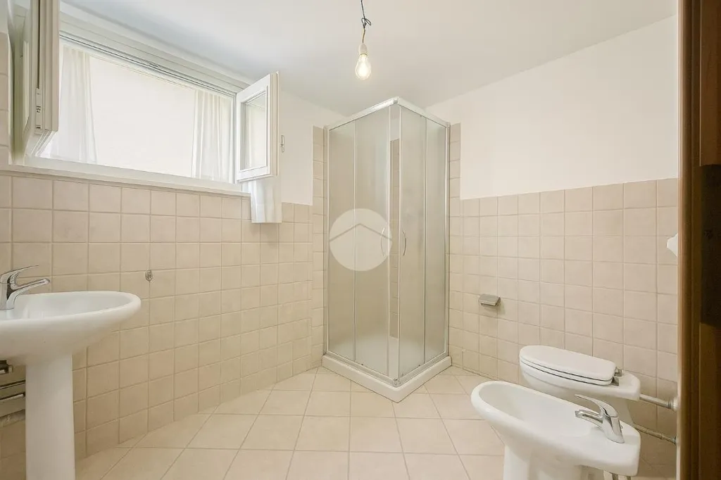 Salles de bain - Prestigious Villa with Park View in Collebeato