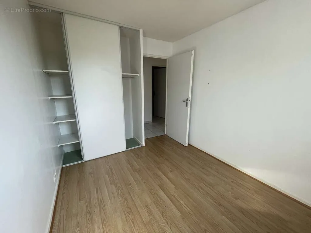 Pièces - Appartement avec Terrasse dans Résidence Calme à Cusset