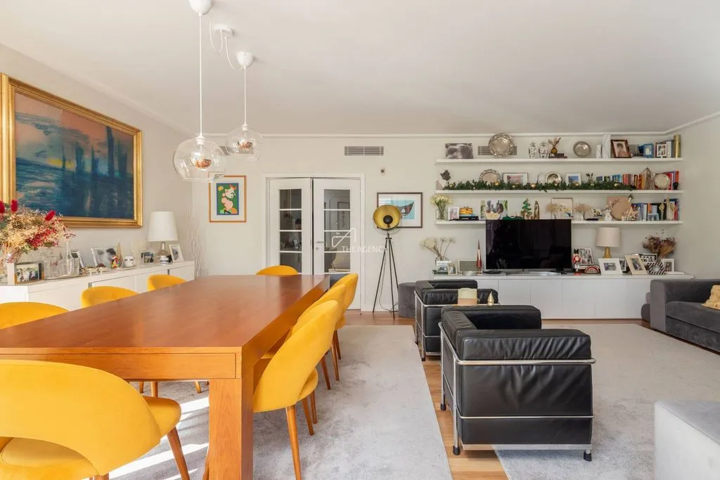 Dining Room - Luxury Flat with Balcony in Lapa, Lisbon