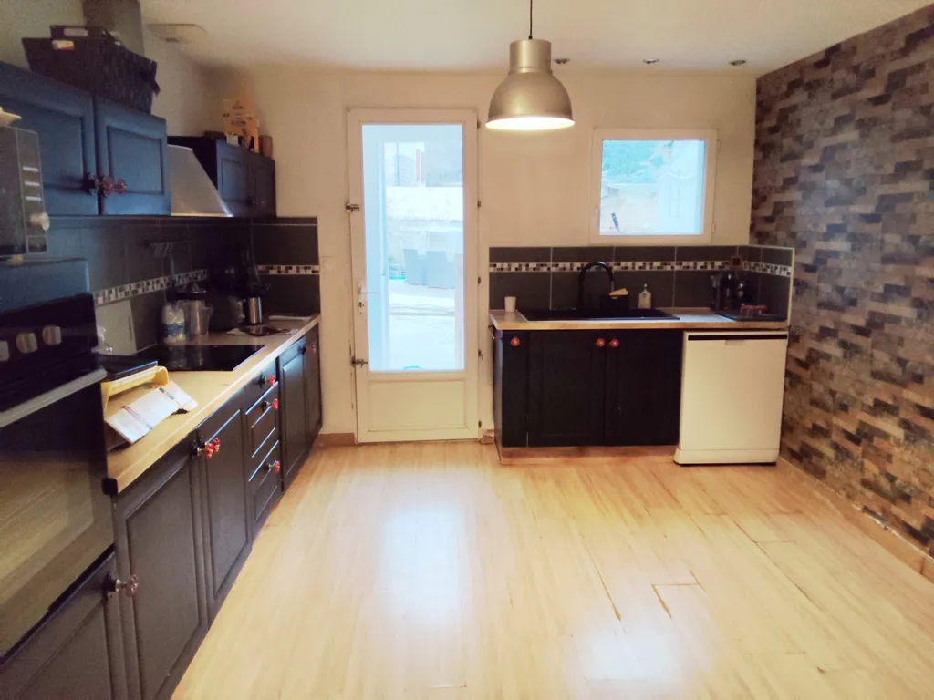 Maison au Calme avec Garage et Terrain à Champier