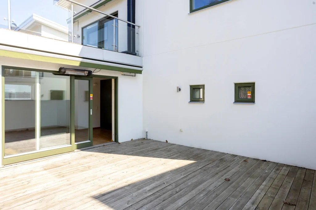 Terrasse - Modernist Villa with Park View in Bunkeflostrand