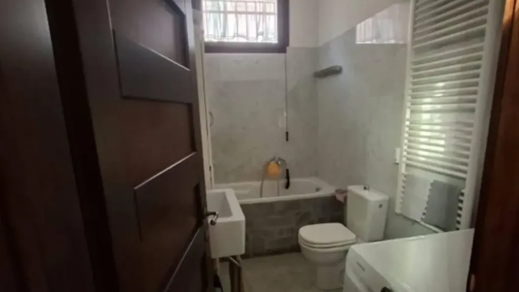 Bathrooms - 3-room house in IT