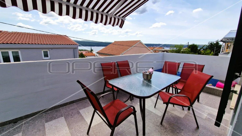 Terrasse - House with Sea View and Pool in Kruševo