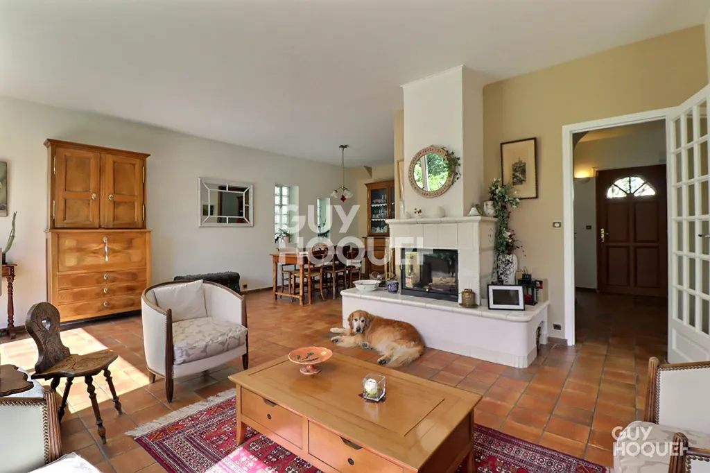 Maison 7 pièces à Sainte-Geneviève-des-Bois