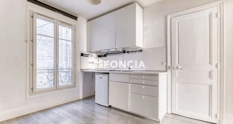 Köök - 2-Bedroom Parisian Flat with Courtyard View