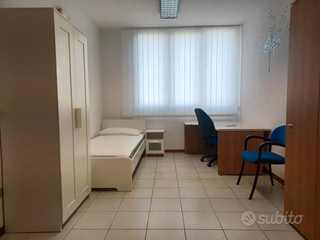 Chambres - Single Student Room with Coworking in Pisa Nova