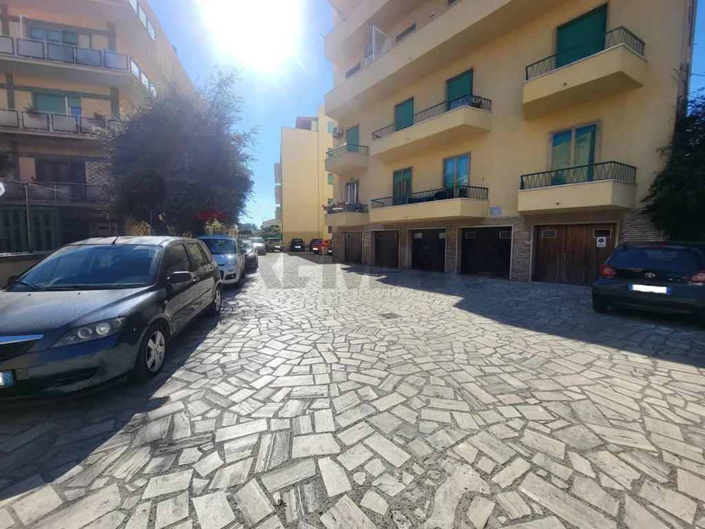Välivaade - Second Floor Flat with Balcony in Anzio Centre