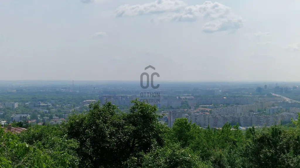 Luxury Duplex with Garden in Budapest III