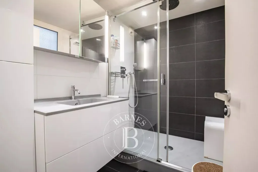 Salles de bain - Appartement Luxe avec Veranda à Paris