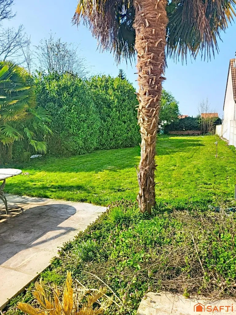 Aed - Characterful House with Pool in Town Centre