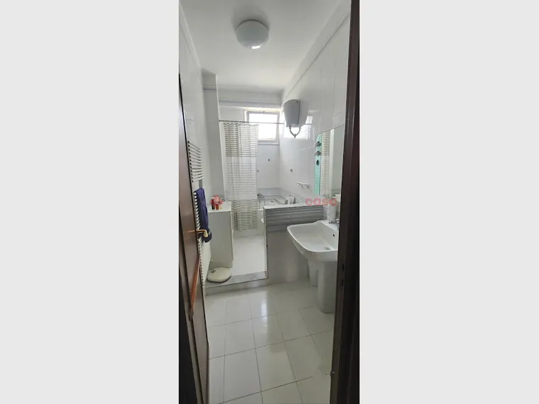 Salles de bain - Twin-Aspect Apartment near Bari Central Station