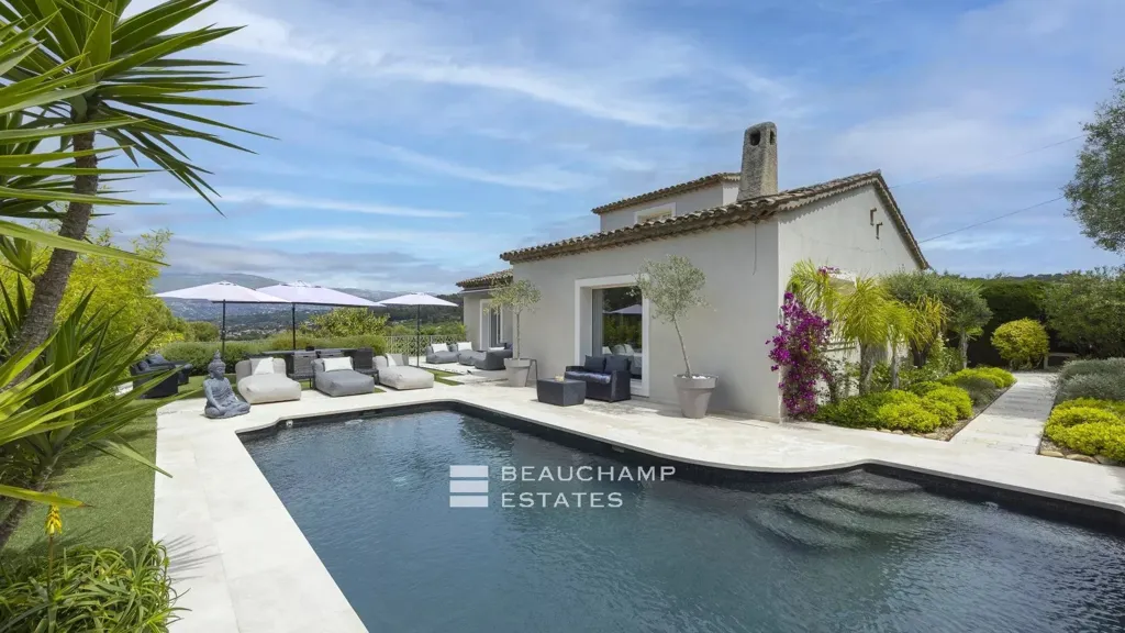 Bassein - Contemporary Villa with Hill Views in Mougins