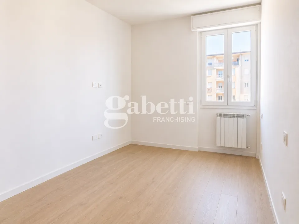 Toad - Fully Rented Trilocale with Balcony in Florence