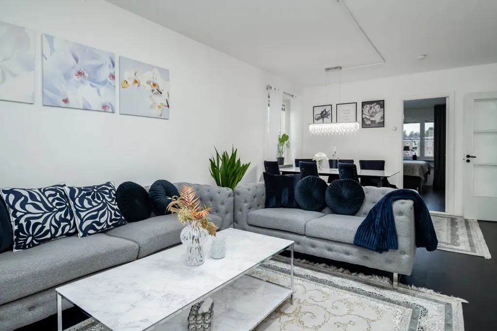 Séjour - Renovated Two-Bedroom Flat with Balcony in Gävleborg