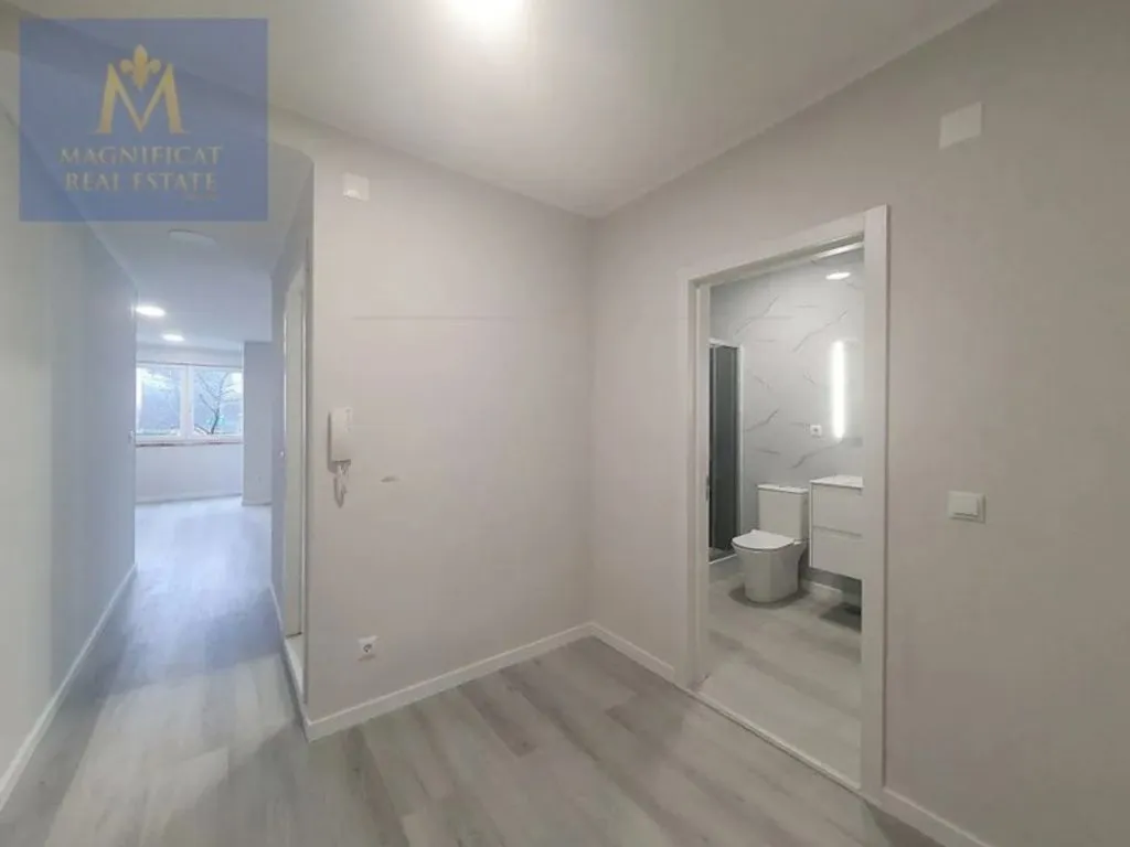 Entrée - Remodelled 2-Bedroom Apartment in Central Oeiras