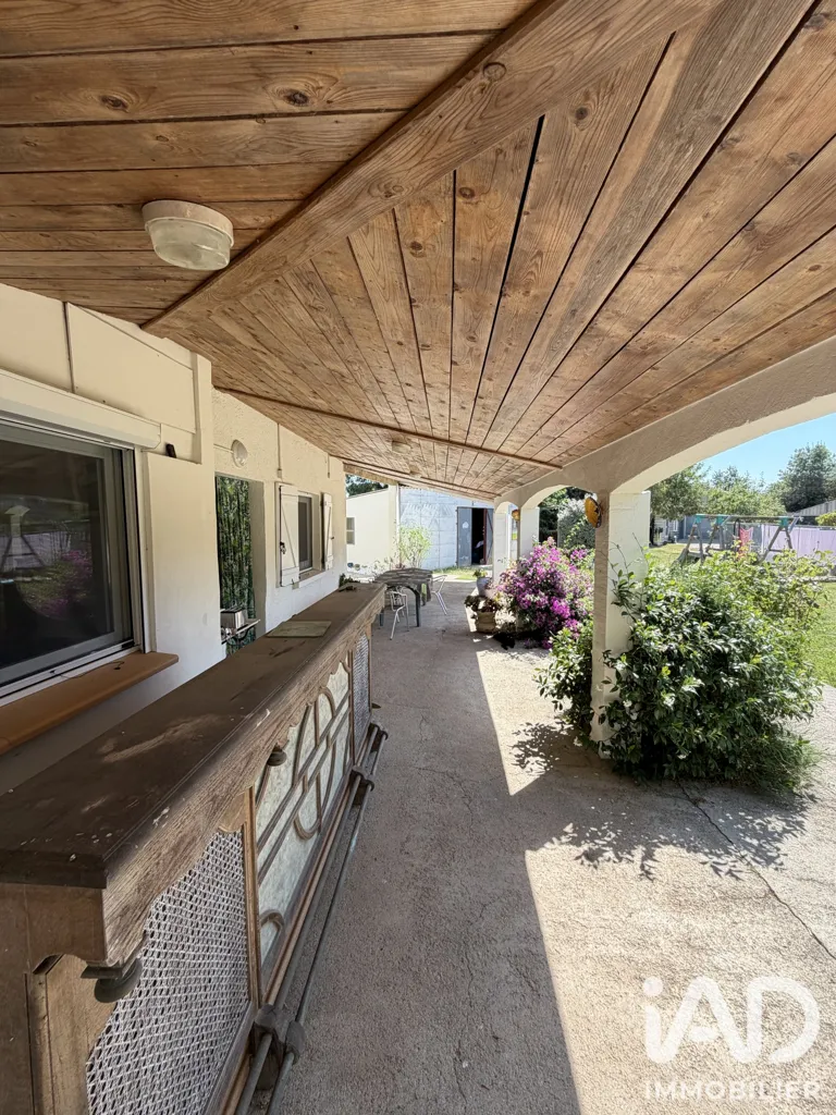 Terrace - Renovated House with Pool in Agde