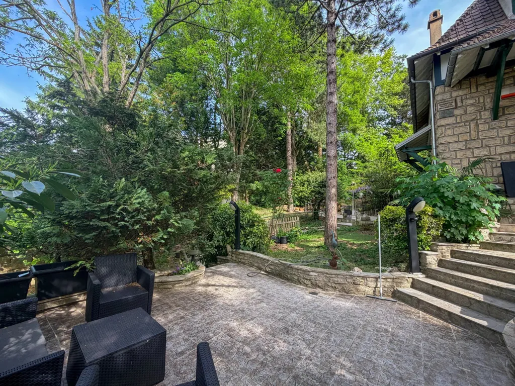Aed - Character House with Garden in Town Centre
