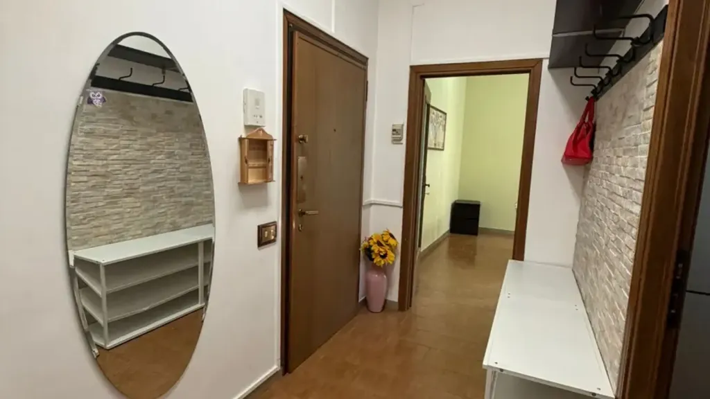 Hallway - Three-Bedroom Apartment with Balcony in Parma