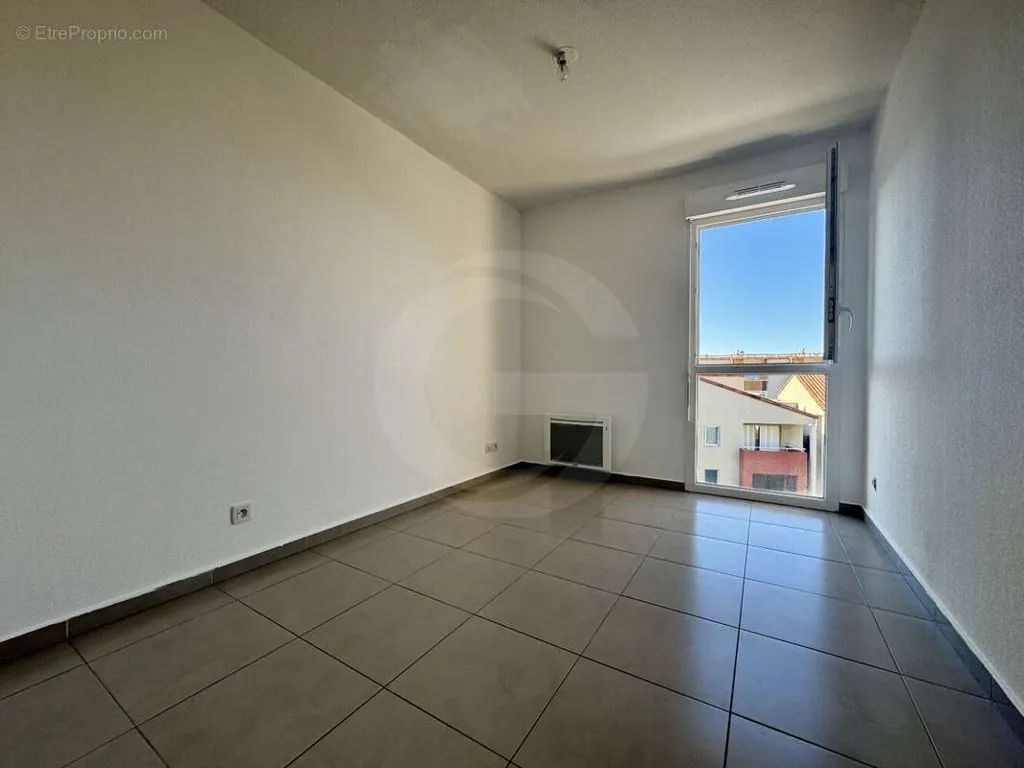 Pièces - Appartement T4 avec Terrasse et Vue Étang à Côté Bas Saint Clair