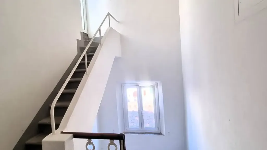 Stanze - Rustic-Style Apartment with Balcony in Florence