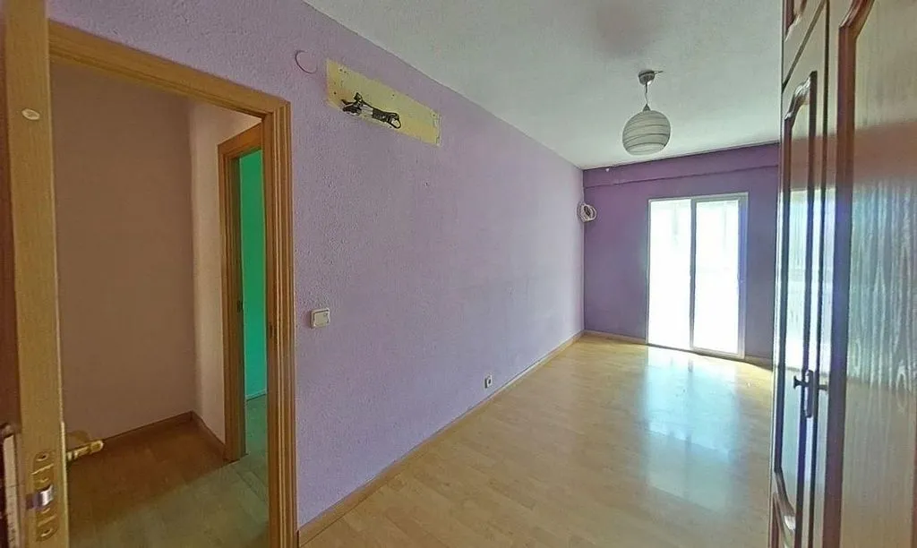 Esik - Flat with Balcony in Coslada Pueblo
