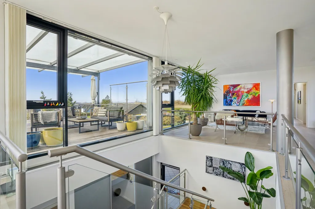 Pièces - Modern Villa with City View in Næstved