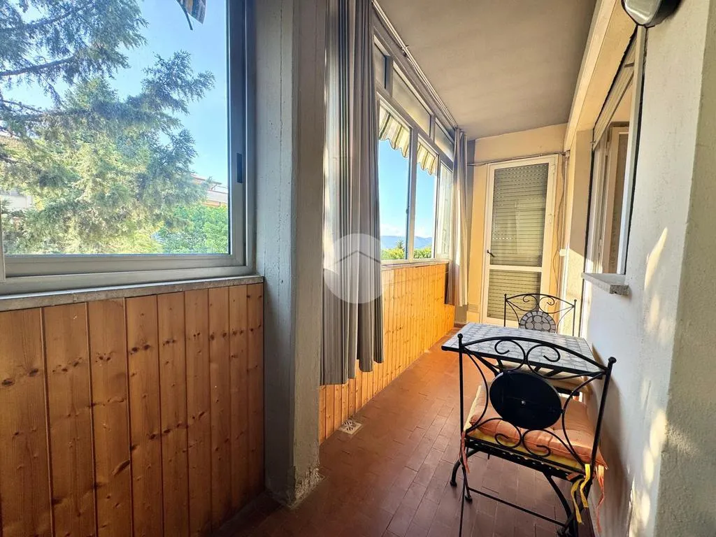 Balcon - Four-Bedroom Apartment with Balcony in Florence