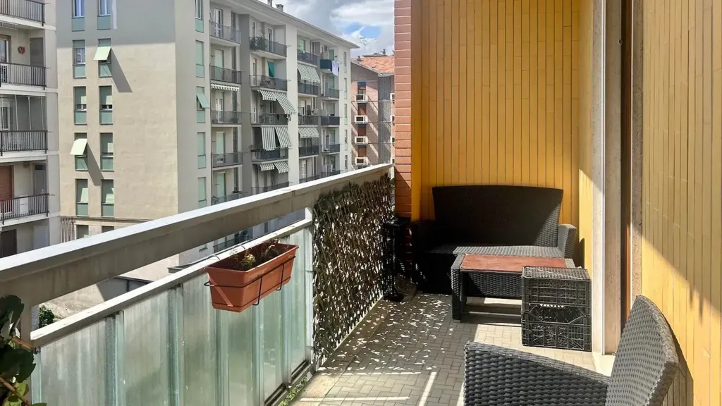Balcon - Modernised Apartment with Balcony in Biella