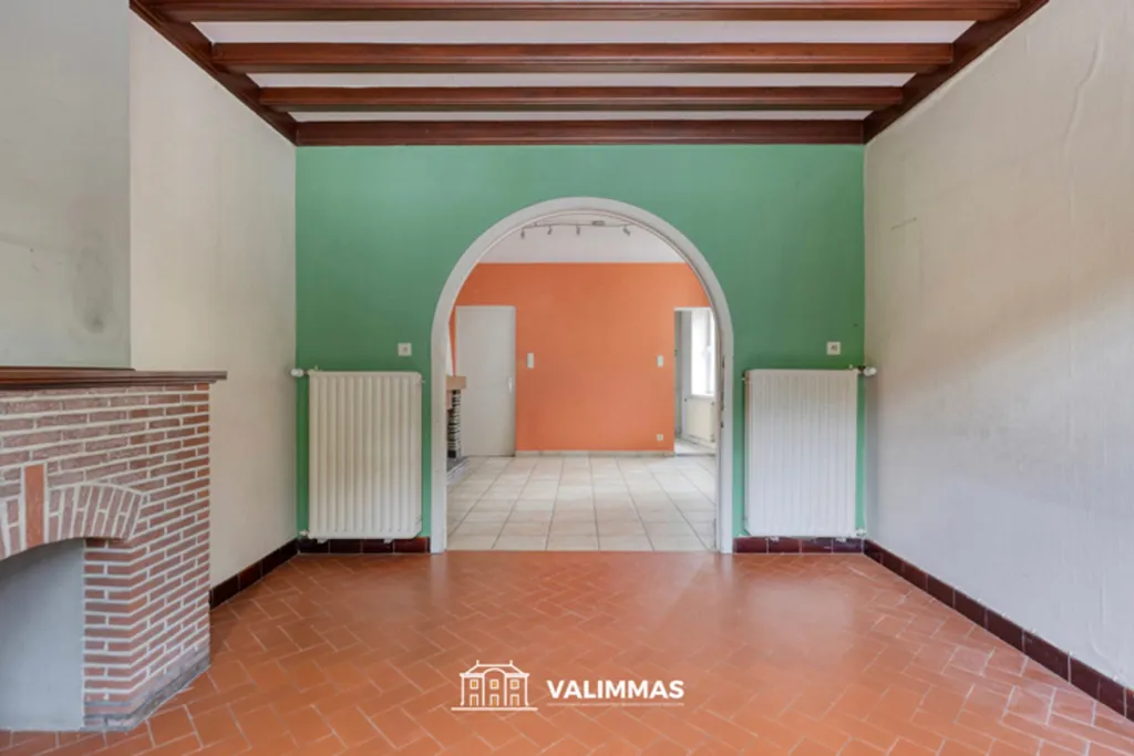 Esik - Charming Three-Storey House with Garden in Asse
