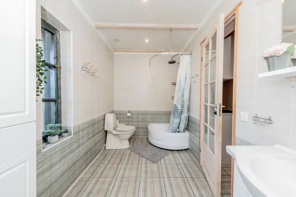 Bathrooms - Renovated Cottage with Sauna in Soeva
