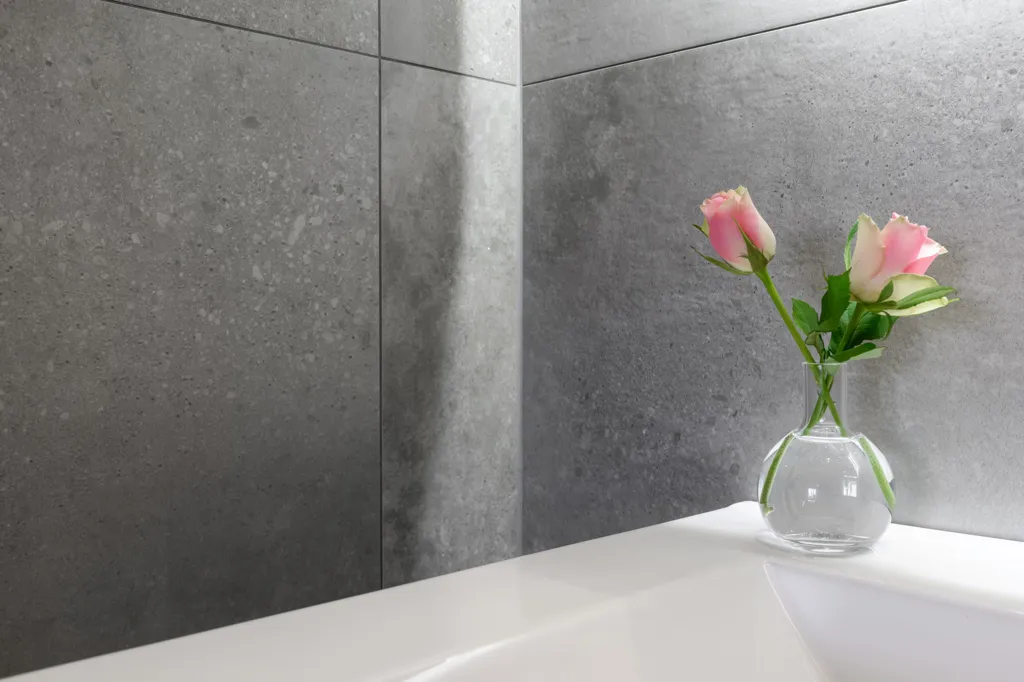 Bathrooms - Modern Studio Flat with Park View in Gothenburg