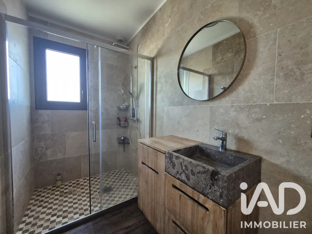 Bathrooms - Recent House with Garden in Perpignan