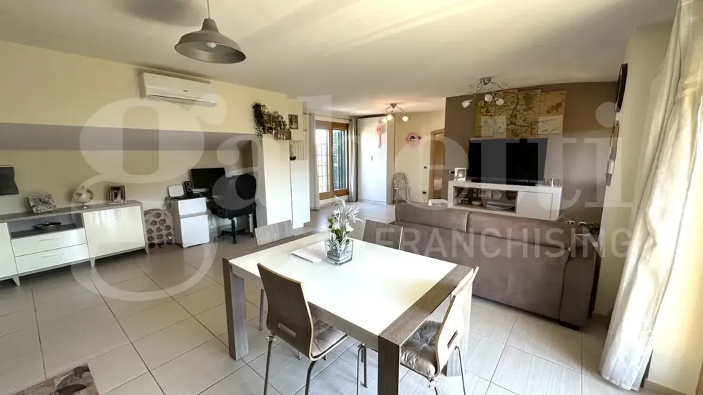 Salle à manger - Apartment with Balcony in Via Anagnina, Rome