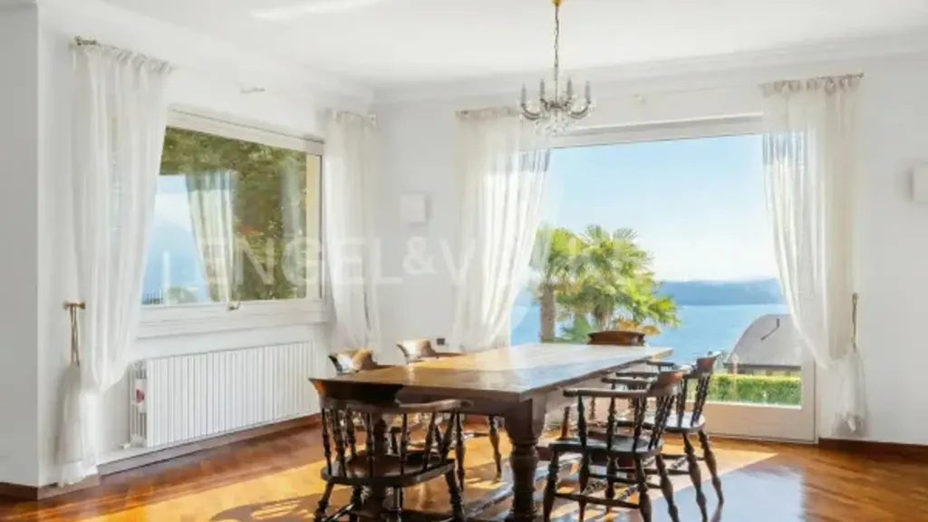 Söögituba - Villa with Lake View in Arizzano