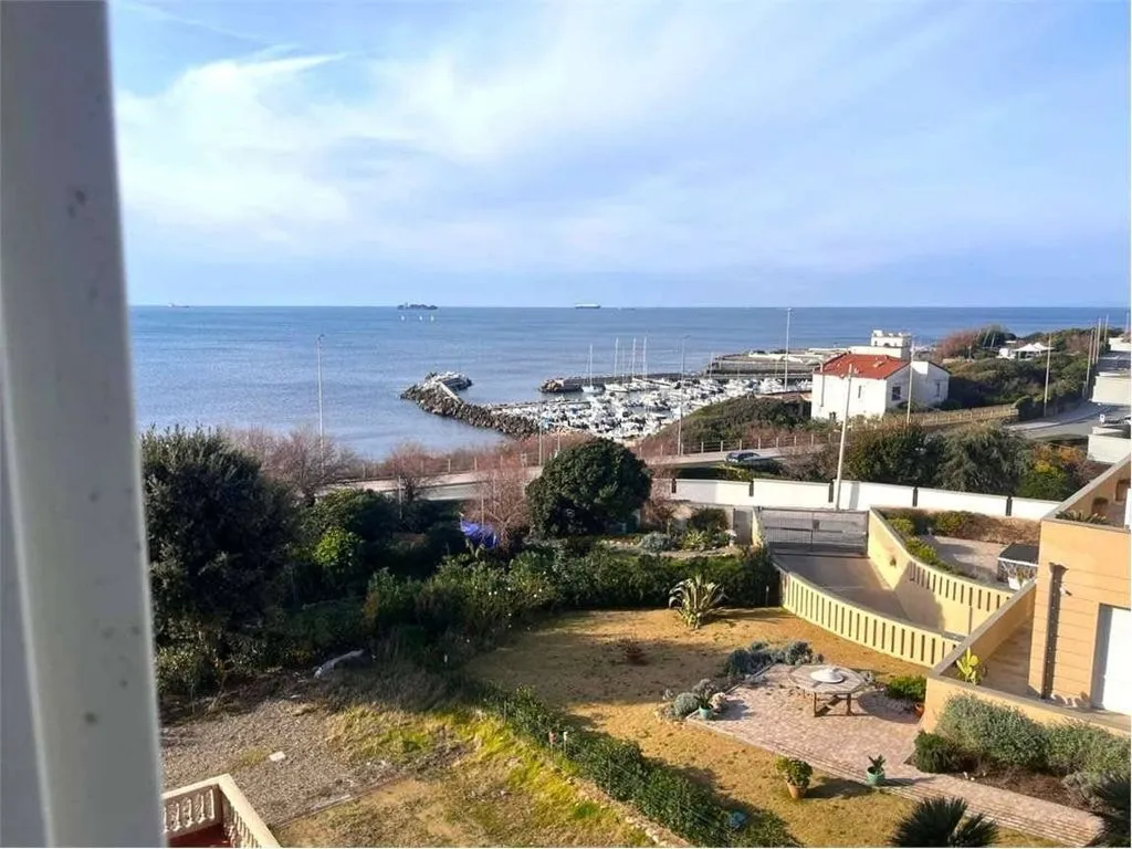 Rõdu - Luxury Flat with Sea View in Leghorn