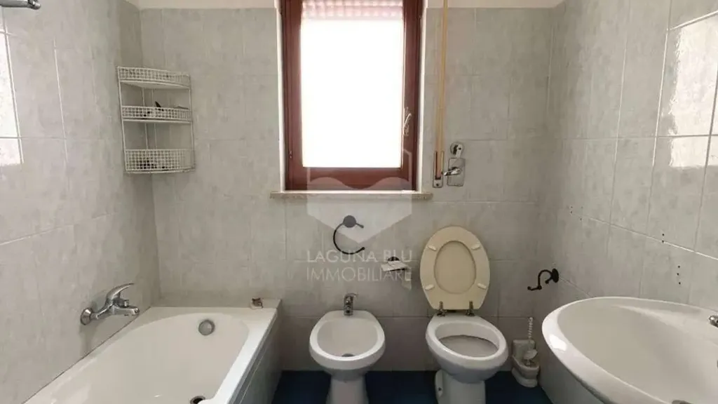 Salles de bain - Apartment with Balcony near Marsala Centre