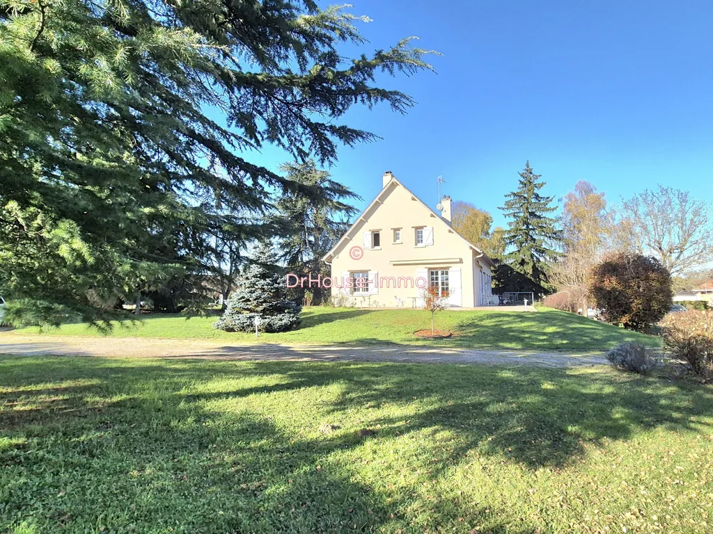 Aed - Rénovated House with Pool in Dracy-le-Fort