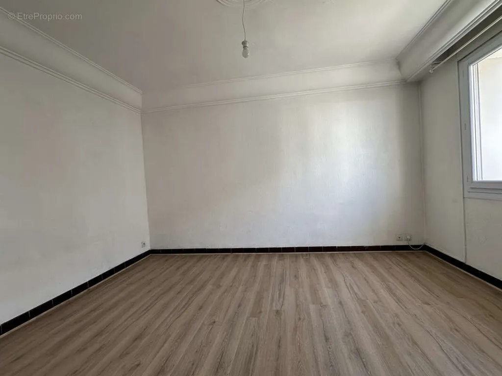 Pièces - Appartement 3P+C avec Balcon à Grenoble