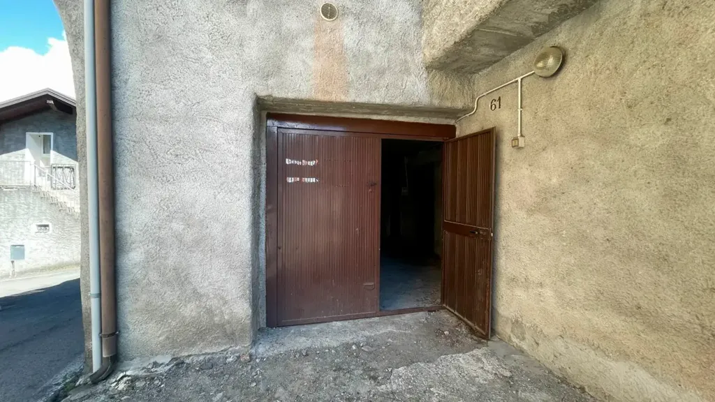 Entrée - Multi-Level House with Private Garden in Talamona