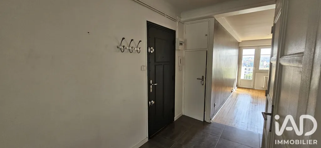 Entrée - Appartement T3 avec Balcon à Saint-Étienne